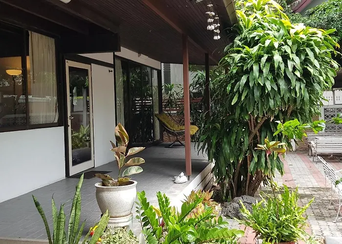 At Asok Vintage House Near Bts Asok Mrt Sukhumvit