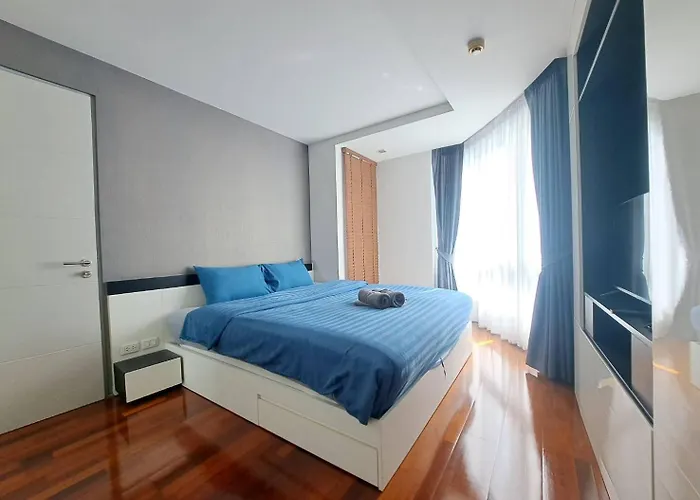 Beautiful Room, Big Balcony, Near The Mall