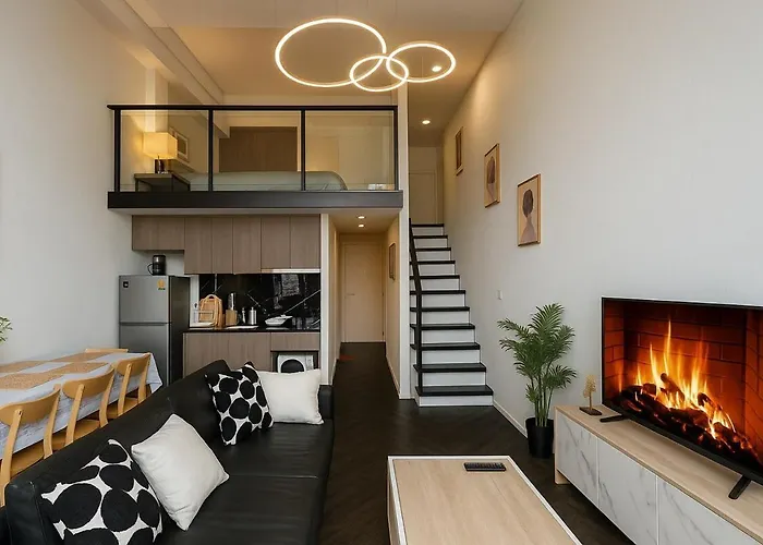 Incredible Loft With High Ceiling