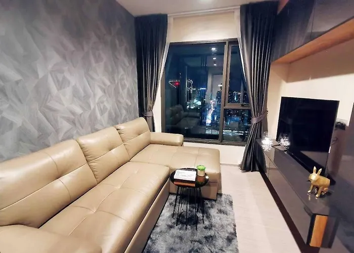 Life Asoke Rama 9