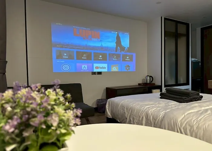 Cozy Mini Theatre - Victory Monument - 3 Pax