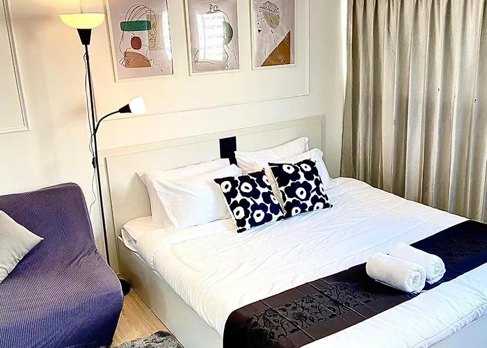 Impact Arena C8 Condo By Goodroom24