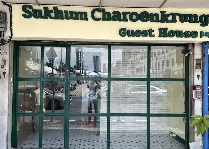 Sukhum Charoen Krung Tak-Sin Bridge Guest House