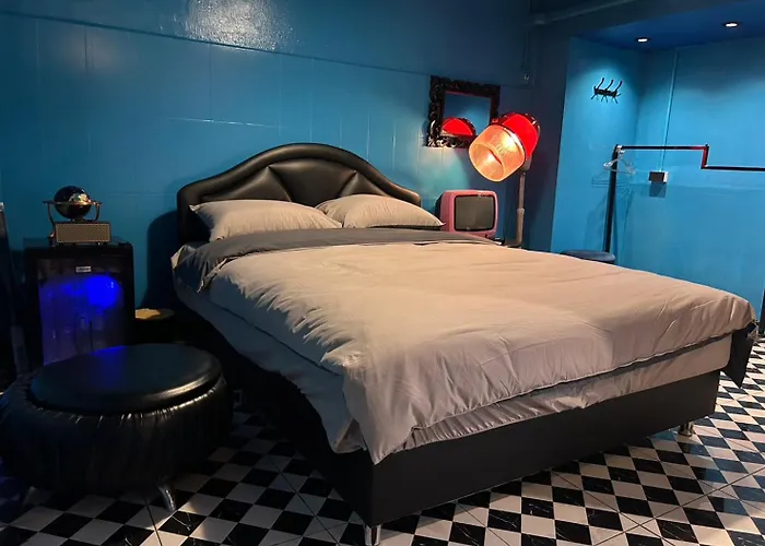 The Oasis On 8 City Blue 2