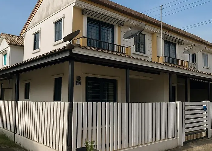 Private 3Br House Near Airport