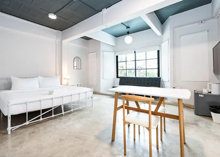 Yellow Place Sukhumvit Soi 2 -เยลโล เพลส สุขุมวิทซอย 2