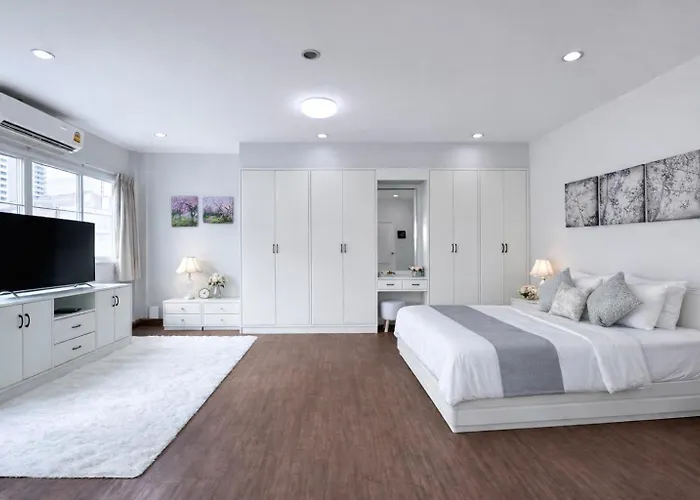 Blissful Heaven Residence At Bts Phromphong Emdistrict Shopping Area