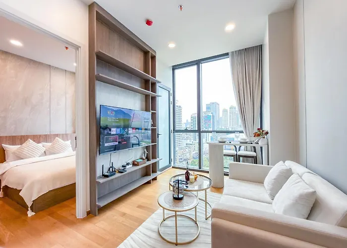 Luxe City Condo In Central Bangkok