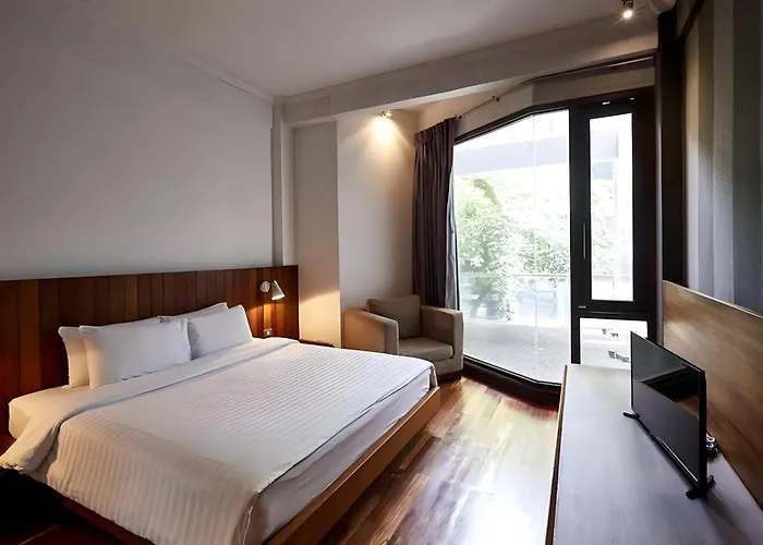 Wish Inn Silom - Decho Bangkok City