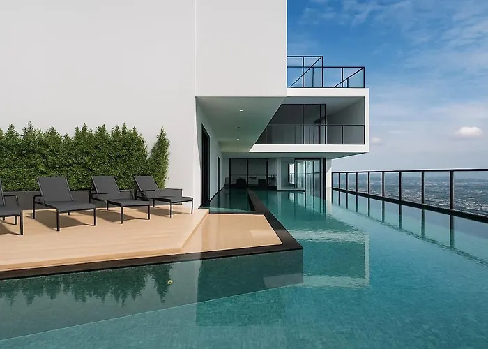 High-Ceiling Loft Suite Rama 9 Design Apartment