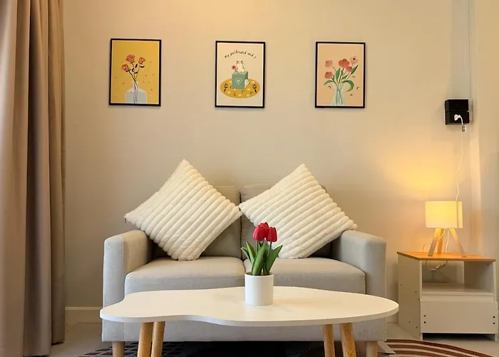 Cozy Studio Near Train Night Market & Bkk Airport
