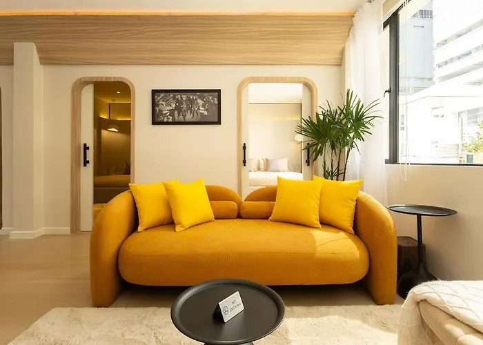 2 Bedrooms 4 Guests Private Floor At Sathorn