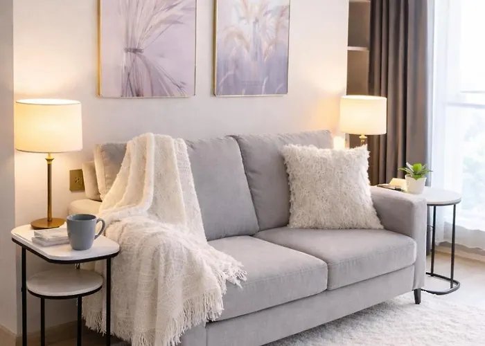 2Br Modern Condo Office Room Sofa Bed Pool Gym