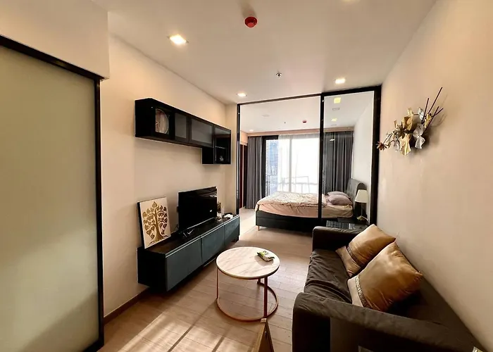 King Bed With Living Room Pool And Gym Mrt 200M