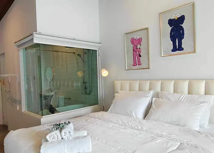 Mr Black & Ms White -Self Check In Accommodation