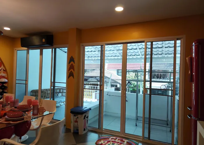 Retrovibes Sathorn Bts Saphan Taksin Iconsiam Asiatique Chao Phraya Max 9 Persons