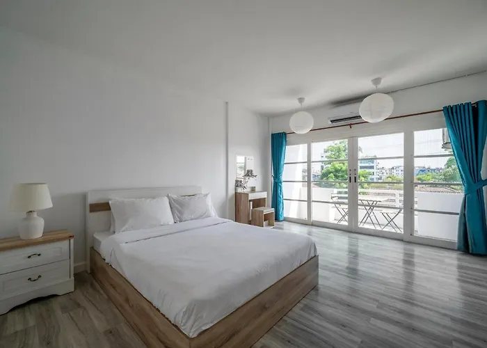 City Home 4Br Near Hua Mak Station With Parking