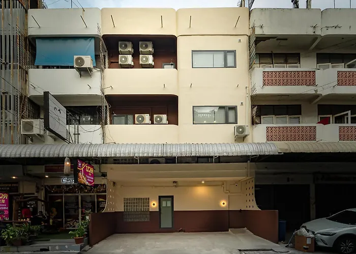 Apartment - 5 Mins From Mrt Huai Khwang