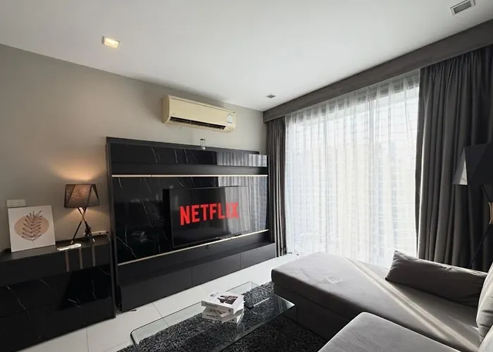 Luxury 2Br 2Ba Trapezo Walk To Mrt Qsncc