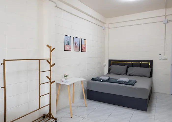 ดอนเมือง 204 Near Don Mueang Airport & Bts Wat Phrasi