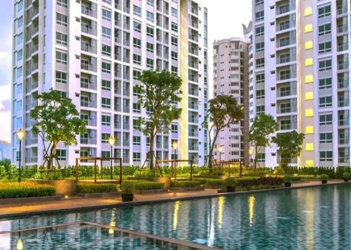 Poolview Condo Near Mrt, Nice & Quiet, Speedy Net