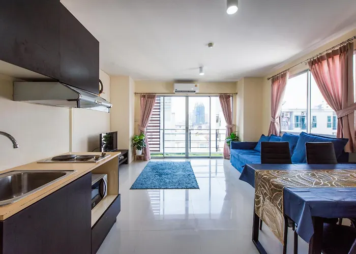 Amazing 2 Bedrooms, Near Mrt Ratchada, Bangkok