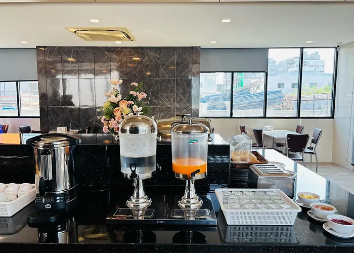 Pratunam Atrium Hotel