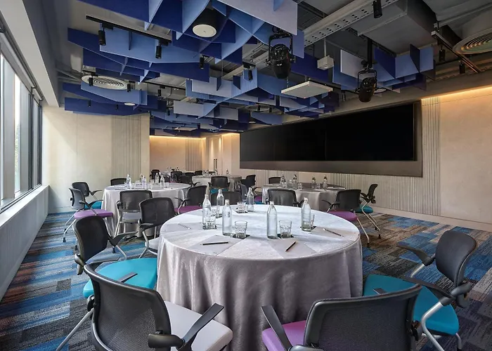 Aloft By Marriott Bangkok Sukhumvit 11