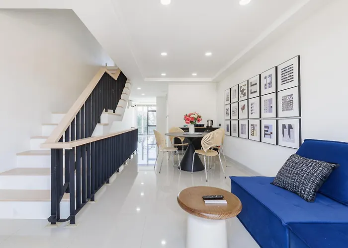 Advanced Townhouses Can Accommodate 14 People, With High-Speed Wi Fi And Parking On Netflix