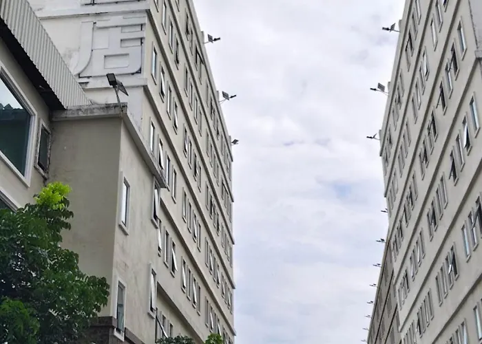 Lee Airport Hotel 李酒店机场店