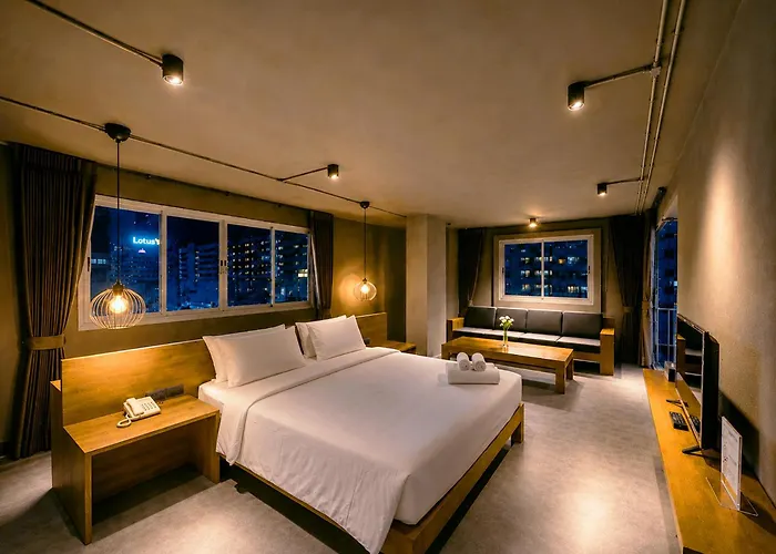 Centric Place Hotel