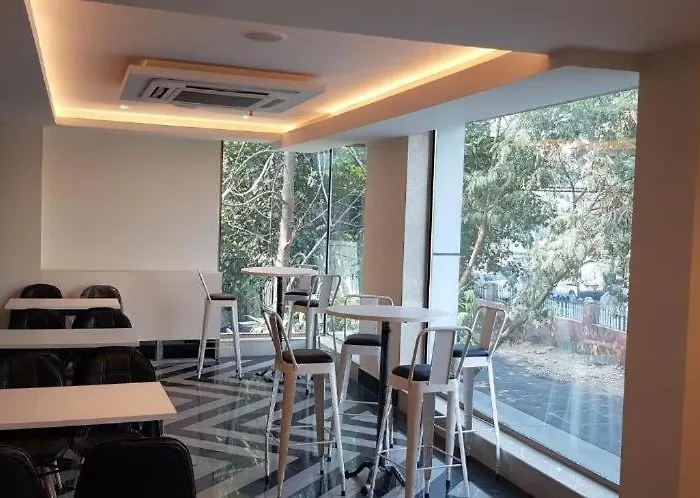 Cheqinn Hostel - Sukhumvit 4 Nana Plaza