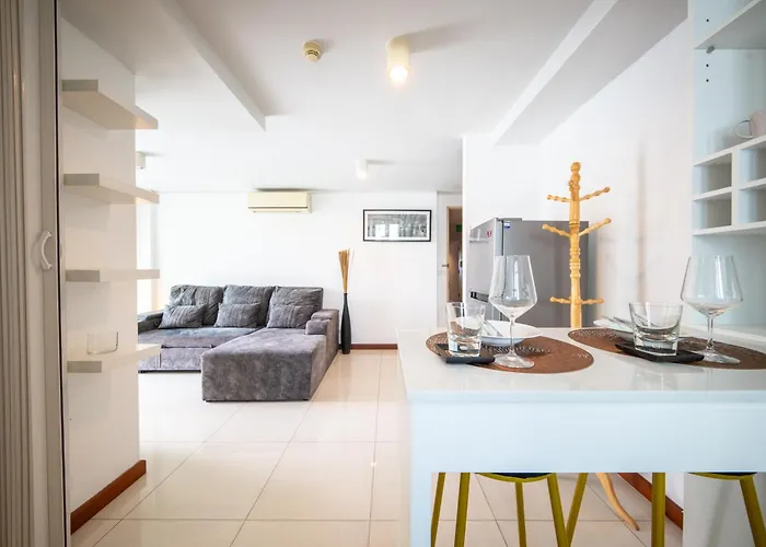Le Cote, Thonglor Soi 8, Top Floor 2 Balcony 55Sqm
