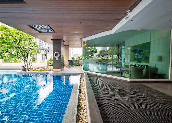 Prime 11, High Floor Over Pool, 2 Bedroom 2 Balcony
