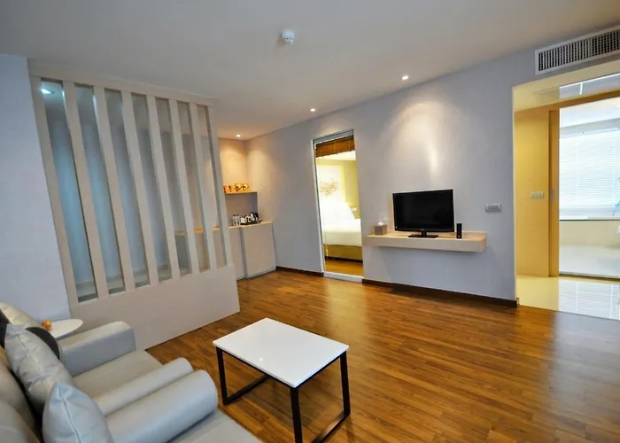 Parinda Hotel - Near Benjakitti Park & Queen Sirikit National Convention Center