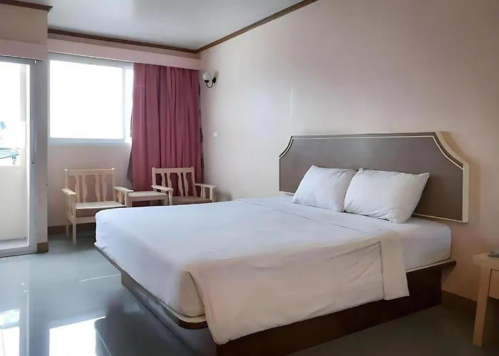J Two S Pratunam Hotel