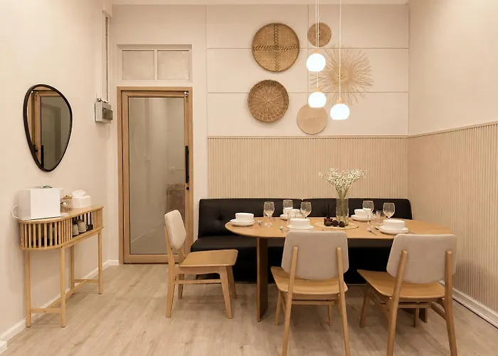 Velin Banthatthong - Entire House With 2 Bedrooms Near Siam