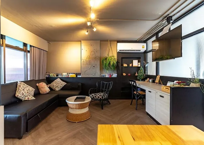 Thip Residence At Surawong