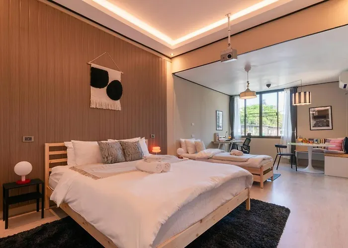 King Room + Fast Wi-Fi • Ekkamai Bts Nearby