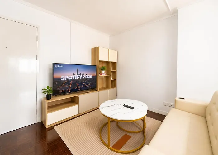 Cozy Silom Retreat Near Bts Balcony Smart Tv