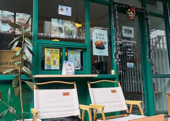 Terlyn Hostel & Cafe