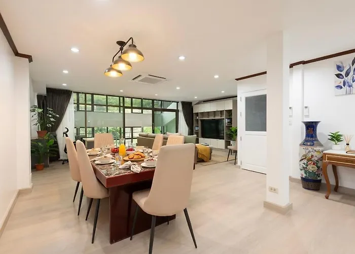 Luxury 4Br 250 Sqm 5 Min To Bts Sukhumvit 26