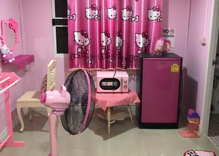 Pink Very Cute Room Very Close Bangkok Hospital