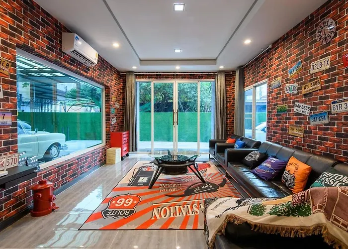 Garage House Bangkok-Car Theme Stay 8Bed 6Room