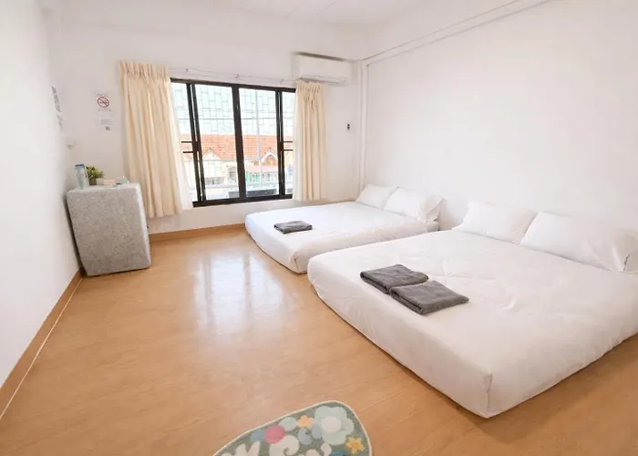 The Layover Donmueang Airport Hostel