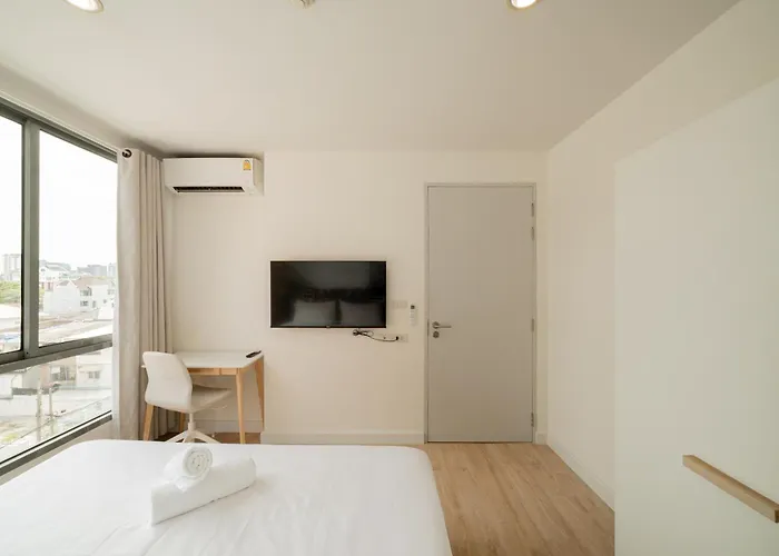 Ekkamai Sukhumvit 65, Pet Friendly, 900M To Bts
