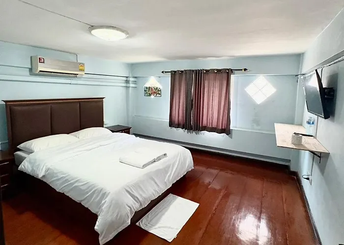 Prompt Inn Chareonkrung - พร้อมอินน์ เจริญกรุง