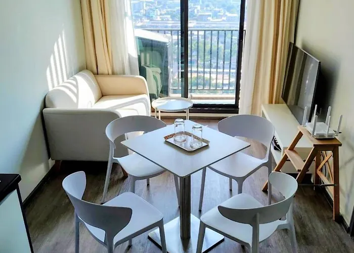 Cozy Apartment At Bts Wutthakat Icon Siam, Bangkok