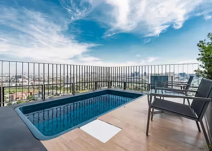 6 Stars Panoramic Bright Designer 2Bd Apt Skyline