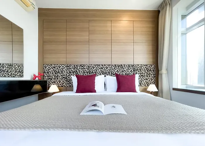 Near Bts L Large 98 Sqm L Pool And Sauna